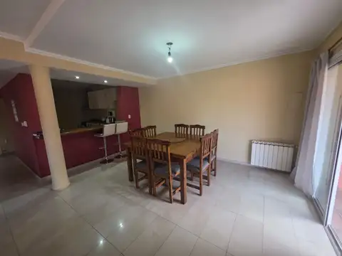 Casa 6 ambientes con 3 baños