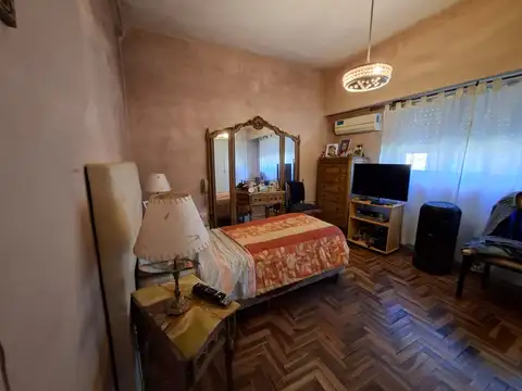 CASA SOBRE DOS LOTES 