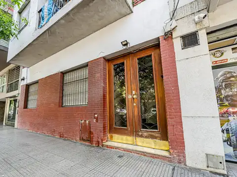 3 AMB. EN PB CON PATIO S/AVDA.!