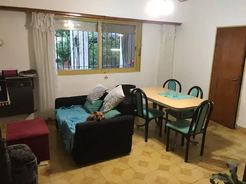 CASA EL PALOMAR 5 AMB. CON JARDÍN COCHERA PARRILLA