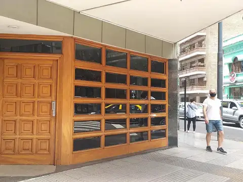 AMPLIO Dpto 4 ambs al frente con balcón  Excelente ubicació