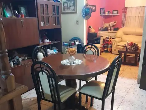 Casa 4 ambientes con 1 baño