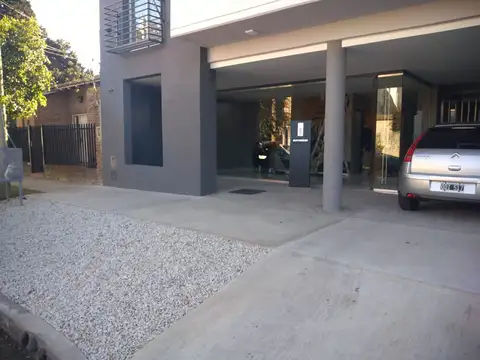 Juan José Paso 900, Piso 1