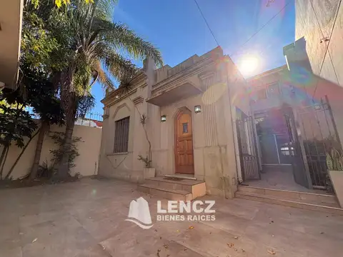 Venta Hermosa Casa 3 ambientes con cochera y patio- Quilmes Residencial Plaza de la Cruz