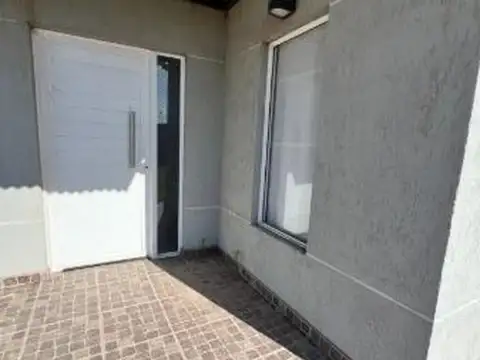 Casa 2 ambientes con 1 baño