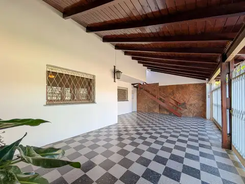 Agustín Álvarez 600