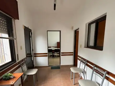 Casa 2 ambientes con 1 baño