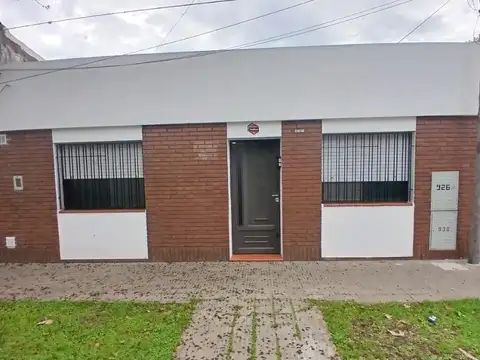 Casa en Alquiler en Granadero Baigorria, $ 750.000