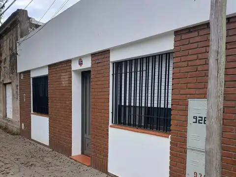 Casa 2 ambientes con 1 baño