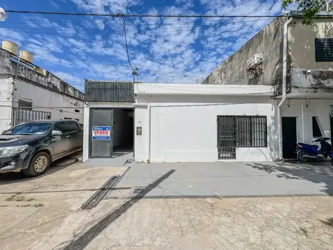 Local Comercial con Galpon de 190 m² a 20 m de Av Hernandarias