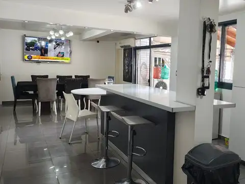 Venta casa 4 dorm con Pileta Cerro de Las Rosas