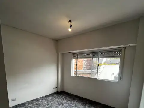 ALQUILER - Dpto 3 amb con balcon SIN EXPENSAS - COCHERA OPCIONAL