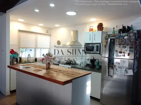 Hermosa Casa con Espacio Verde y Pileta en Marcos Paz Urbano