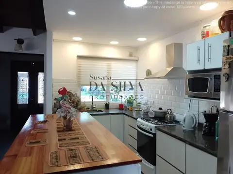 Casa 4 ambientes con 2 baños