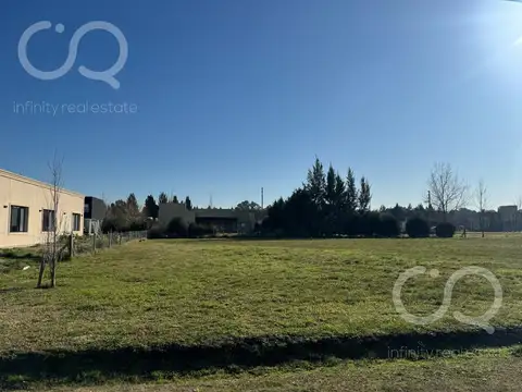 Lote en Venta con planos aprobados, derechos de construcciòn abonados, entrada y perforaciòn