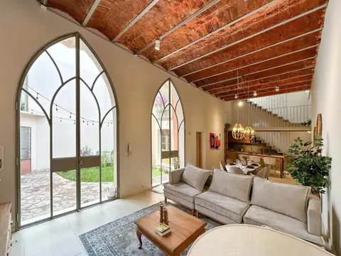 VENTA - Casa de Pasillo con 3 Dormitorios, Patio, Terraza y Pileta - Pichincha, Rosario