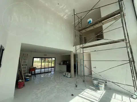 Casa 4 ambientes con 3 baños