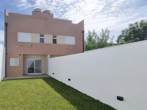 Casa Dúplex  en Venta en Martínez, San Isidro, Financiación propia