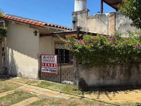 casa 3 ambientes venta Moron
