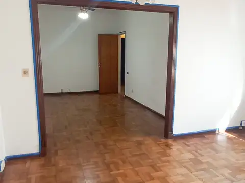 50 700, Piso 1