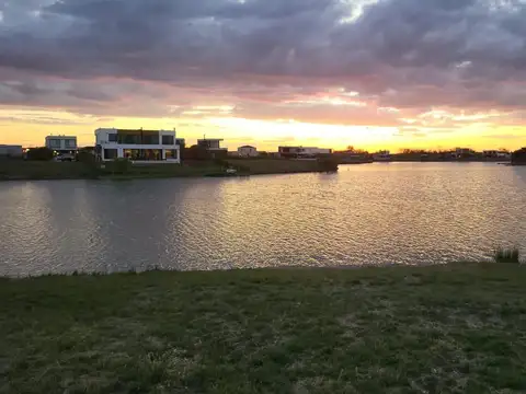 Venta Terreno en San Sebastian Area 10 cul de sac con vista abierta al lago. Escobar