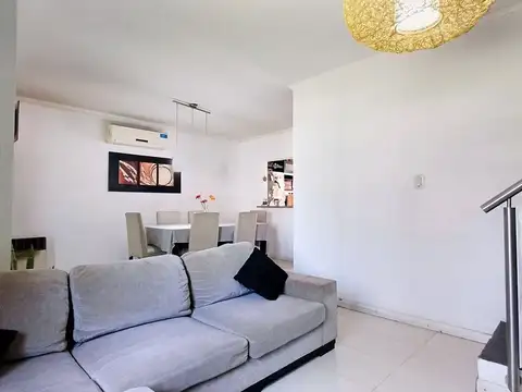 VENTA CASA 4 AMB PARQUE PILETA ADROGUE/BURZACO