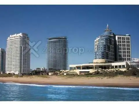 Excelente departamento de 3 ambientes con balcón amenities y servicio de playa.