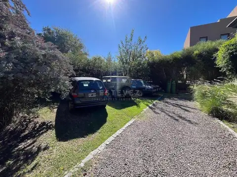 Casa 7 ambientes con 4 baños