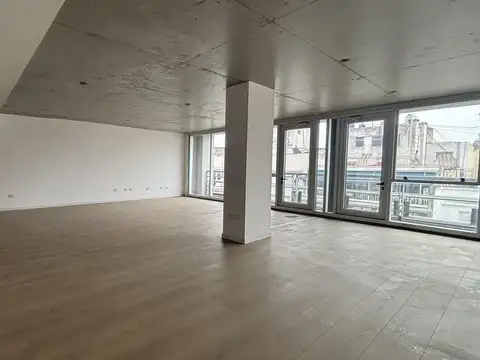 Oficina en Av. Cordoba esquina Uruguay 200m2  a estrenar  