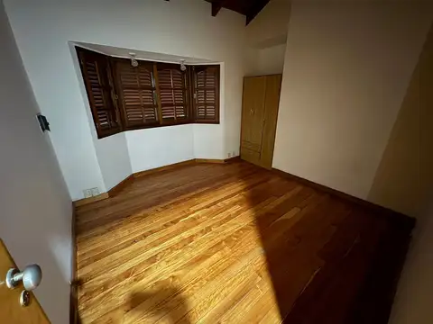 Casa 7 ambientes con 3 baños