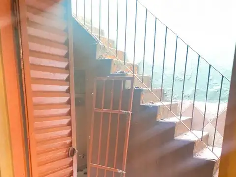 Depto Tipo Casa en Venta de 5 ambientes