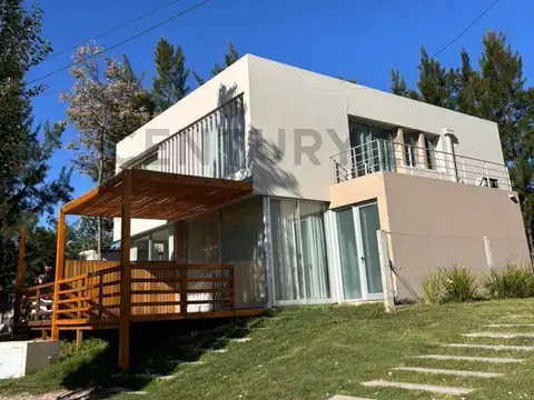132 Y 476 CASA DUPLEX 3 DORMITORIOS EN ALQUILER BARRIO EL CAUCE CITY BELL