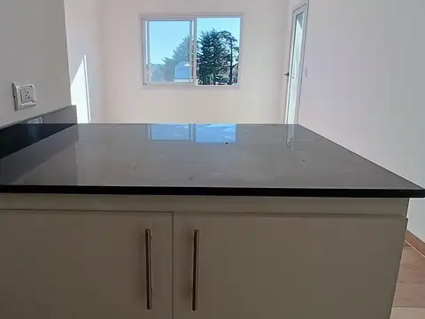 Venta Departamento a Estrenar con Piscina Moreno