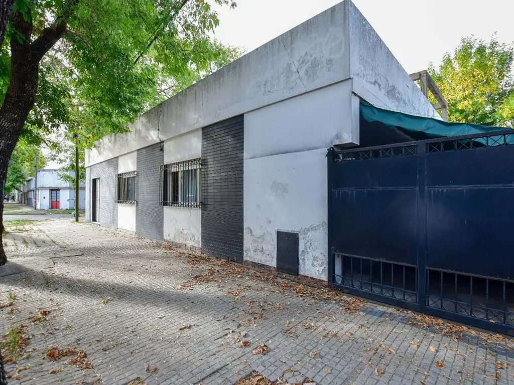 Calle 24 esquina 61 1400