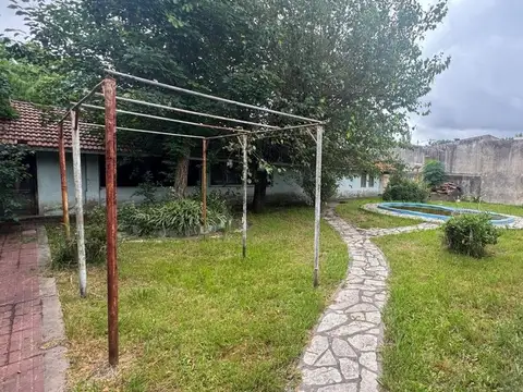 CASA EN VENTA A REFACCIONAR CRUCE DE VARELA