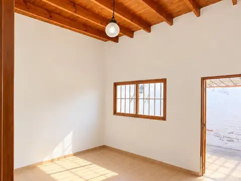 Casa 2 ambientes con 1 baño