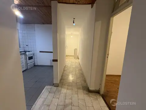Depto Tipo Casa en Alquiler en Balvanera, $ 600.000