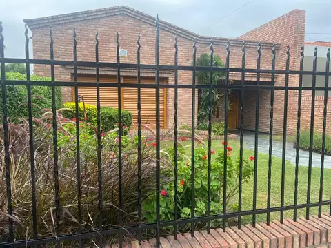 CASA 3 DORMITORIOS CON PILETA EN ALTA GRACIA 