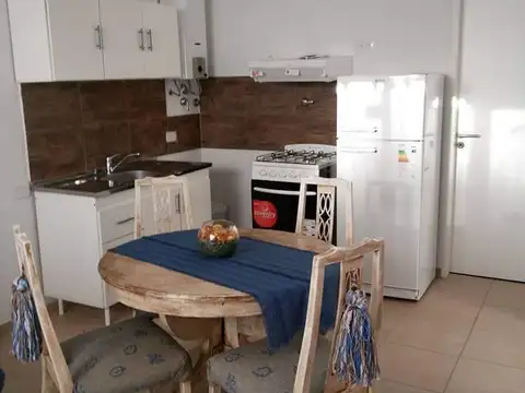 Rodríguez Sáenz Peña e/ Tacuarí y Maipú
