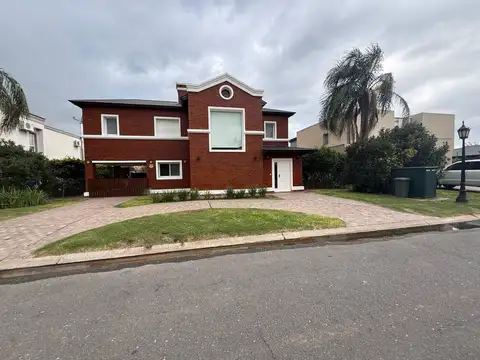 Casa en Alquiler de 3 dormitorios