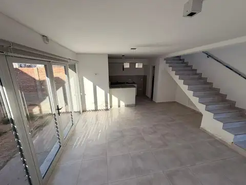 Depto Tipo Casa en Venta de 3 ambientes