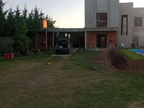 Casa en venta - 3 Dormitorios 2 Baños 2 Cocheras - 1000Mts2 - Baradero