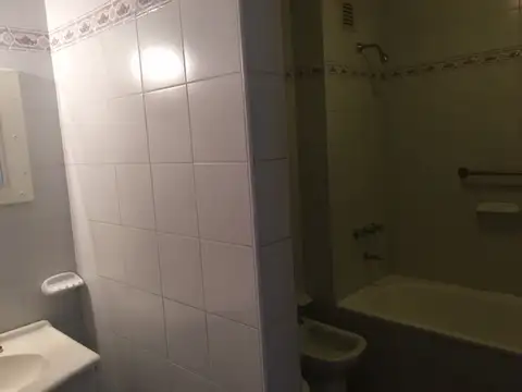 Departamento en alquiler de 3 Ambientes en el complejo Torres de Fierro, Bernal