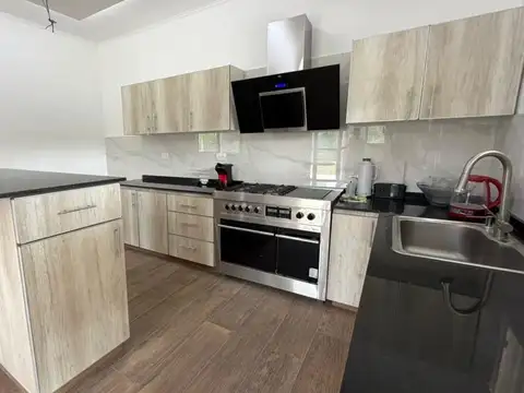 Casa en Alquiler en La Cañada de Pilar - Los Robles, USD 1.000