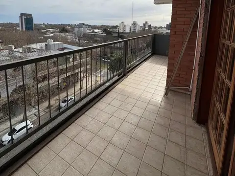 Villegas e/ Leandro N. Alem y Presidente Yrigoyen