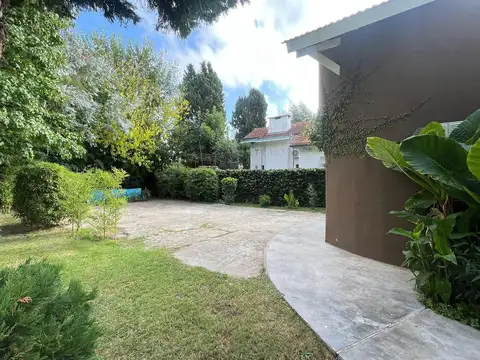 Casa Quinta en Venta de 8 ambientes Villa Rosa