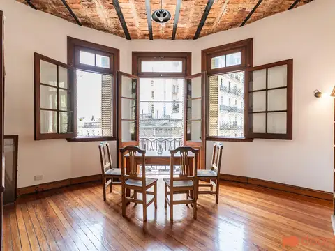 Venta PH 3 ambientes y medio San Telmo sobre la emblemática esquina Mafalda. Apto Credito