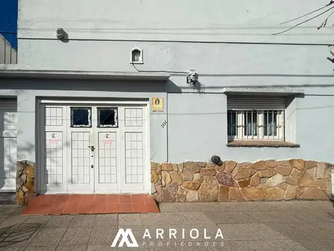 APTO CREDITO. Casa en Macrocentro con 3 dormitorios. Excelente estado!