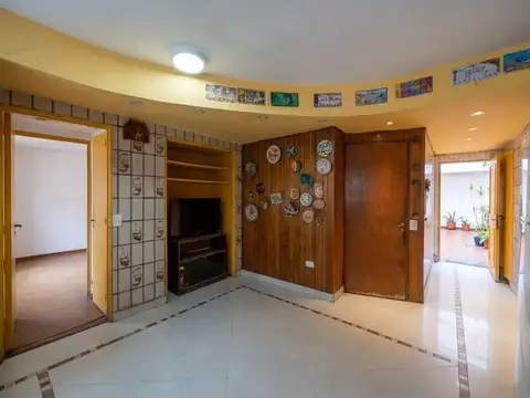 CASA 5 AMBIENTES VENTA ALMAGRO CON JARDIN Y PILETA