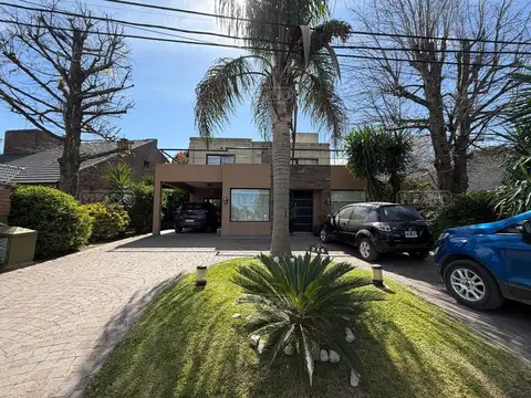 Casa  en Venta en Banco Provincia, Francisco Álvarez, Moreno